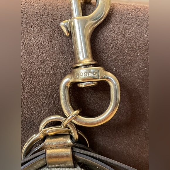 Gucci Brown GG Logo Bassett Hound Keychain/Bag Chain - Picture 3 of 8